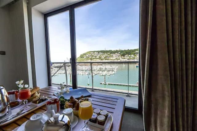 Superior Double or Twin Room, Marina View