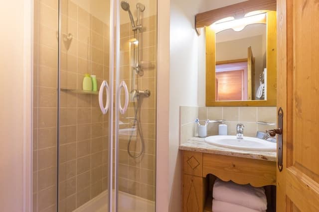 Appartement 10 personnes - 4 chambres - Duplex - Piscine intérieure - Sans Balcon