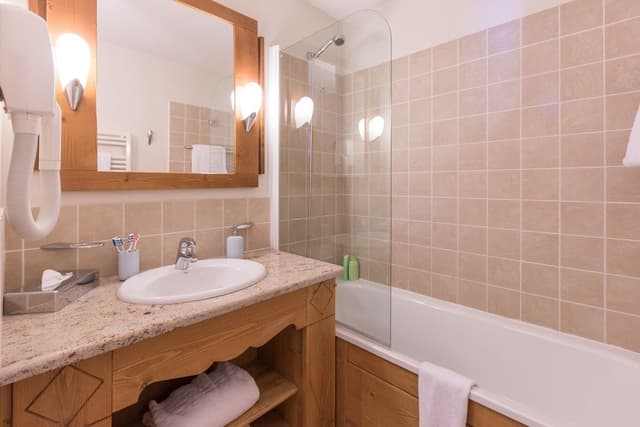Appartement 10 personnes - 4 chambres - Duplex - Piscine intérieure - Sans Balcon