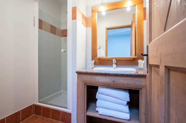 Appartement 10 personnes - 4 chambres - Piscine extérieure - Supérieur - Sans balcon