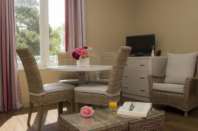 Apartment 1 bedroom, 1 double bed or twin beds and 1 sofa bed