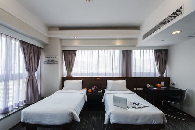 Quadruple Suite