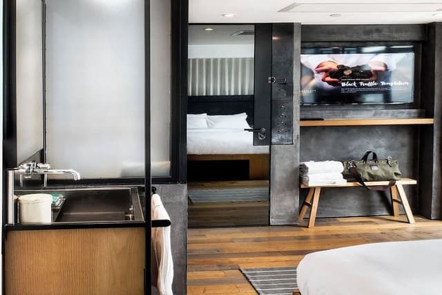 Deluxe Room, City View