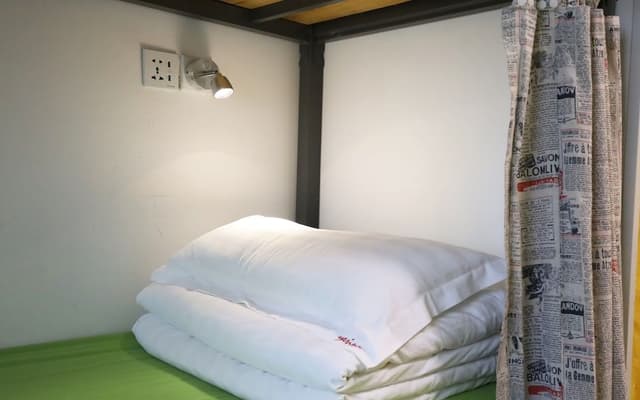Single Bed in 4 Female Dormitory En-Suite