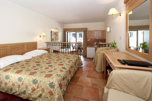 Studio for 2 persons with terrace park side