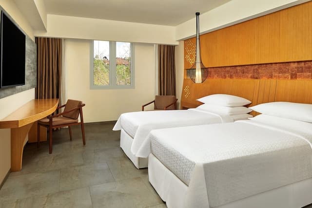 Deluxe Room, 2 Twin Beds, Courtyard View