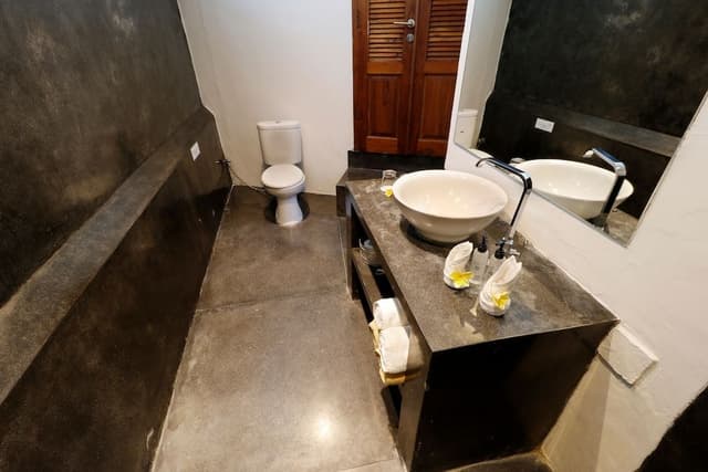 One Bedroom Apartment, Shared Pool