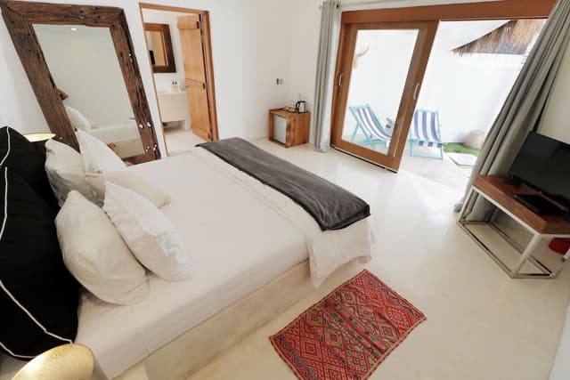 Room with Private Garden and Pool