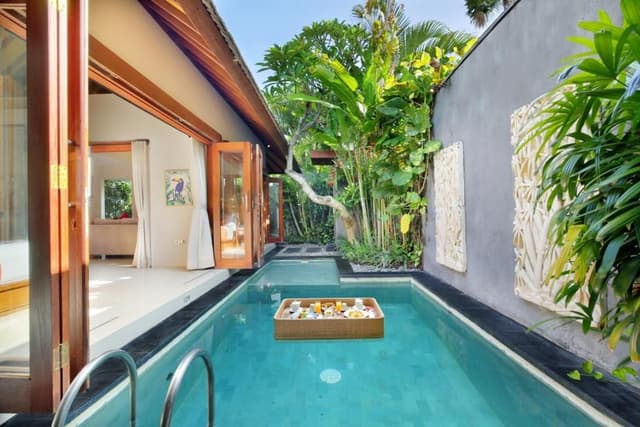 Grand One Bedroom Villa with Private Pool and Bathtub
