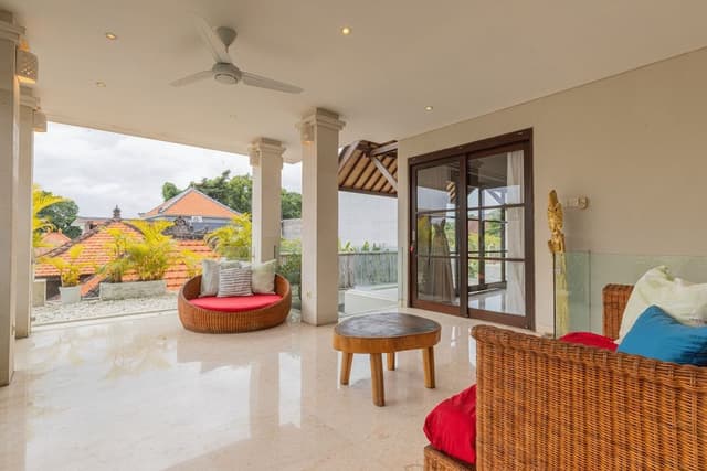 Private Villa with Pool and Garden