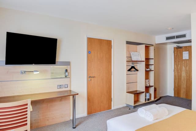 Room, 1 Double Bed, Accessible Bathtub