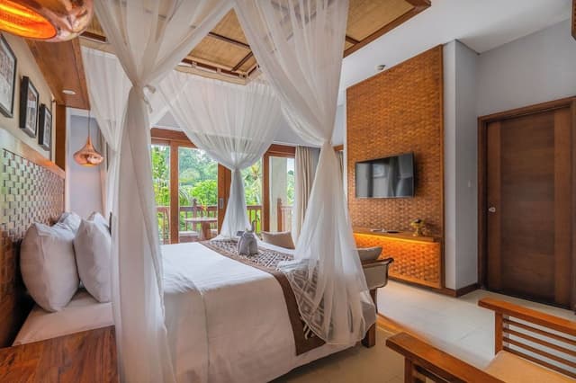 Suite Room with Valley View