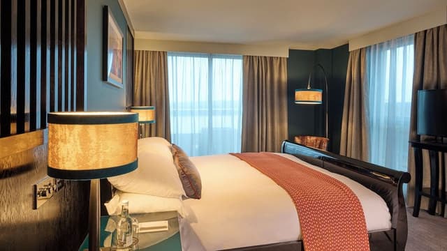 Signature Suite