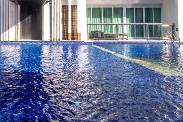 Deluxe Pool Access Suite