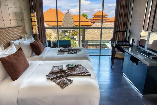 Family Suite, 2 Bedrooms, Balcony, Pool View