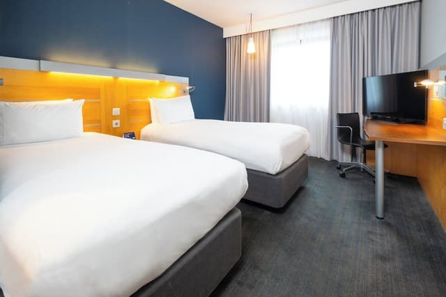 Standard Room, 2 Twin Beds (with Free Hot Breakfast)