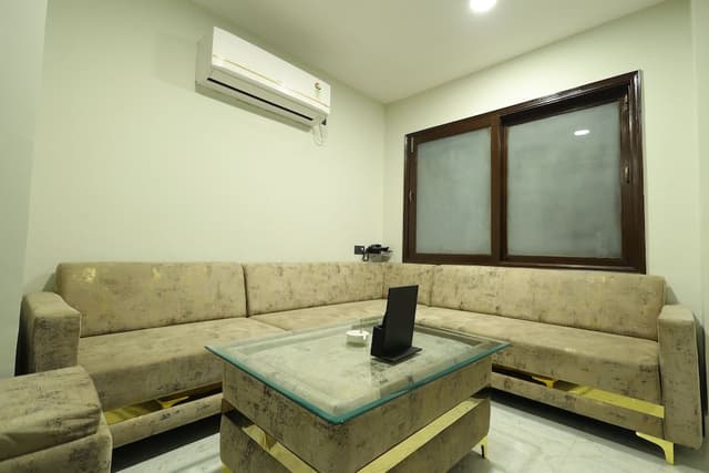Classic Suite, 1 Double Bed, Private Bathroom