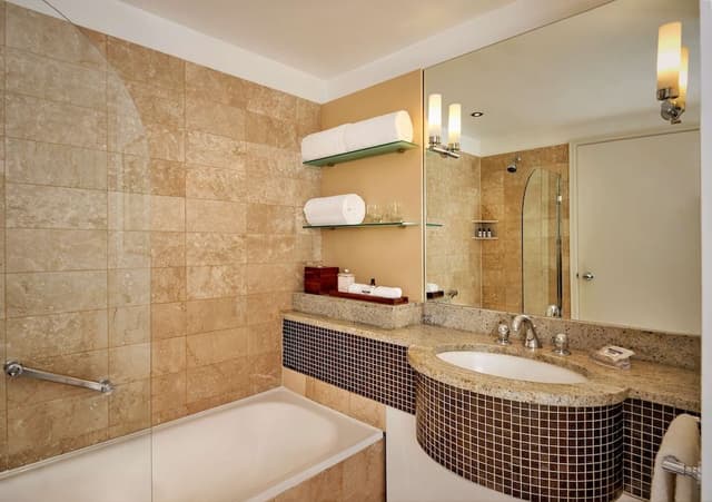 Room, 1 King Bed, Non Smoking (High Floor)
