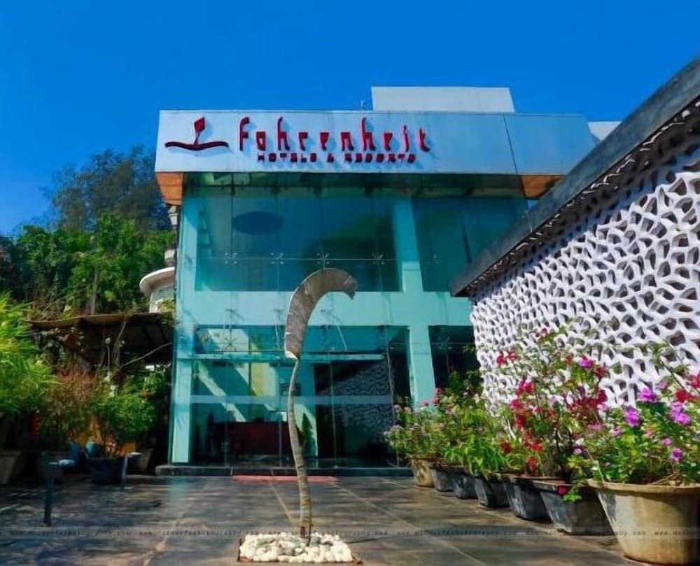 Fahrenheit Hotel1
