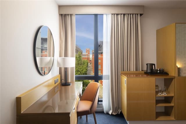 KING ROOM BRINDLEYPLACE VIEW