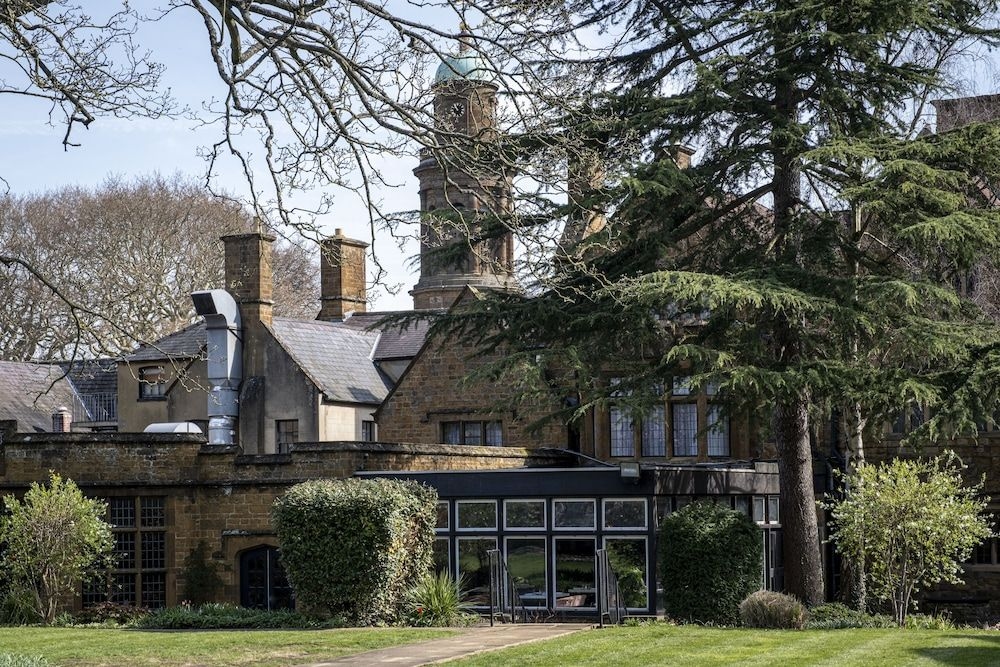 Mercure Banbury Whately Hall Hotel3