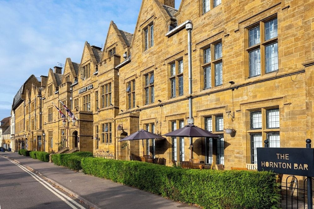 Mercure Banbury Whately Hall Hotel1