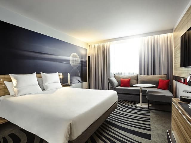 Family Room, 1 Queen Bed with Sofa bed