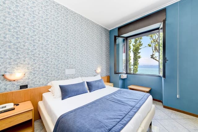 Classic Room, Lake View