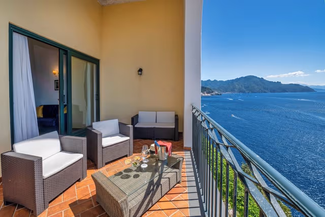 Deluxe Suite, Balcony, Sea View