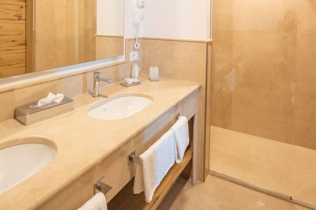 Suite, Pool Access, Lake View