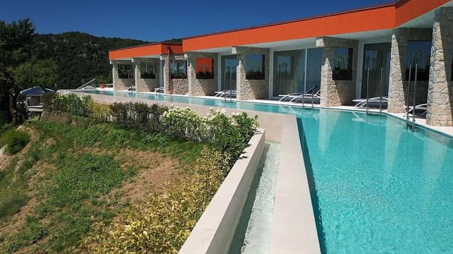 Suite, Pool Access, Lake View