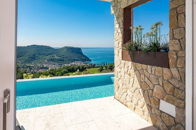 Suite, Pool Access, Lake View