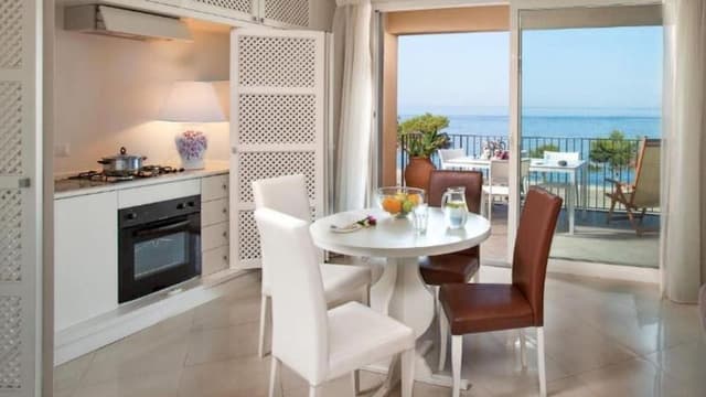 Studio Suite, 1 Bedroom, Balcony, Beachfront