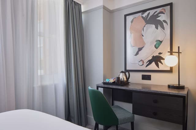 SINGLE GUEST ROOM