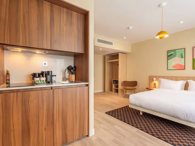 Large Studio with Kitchenette