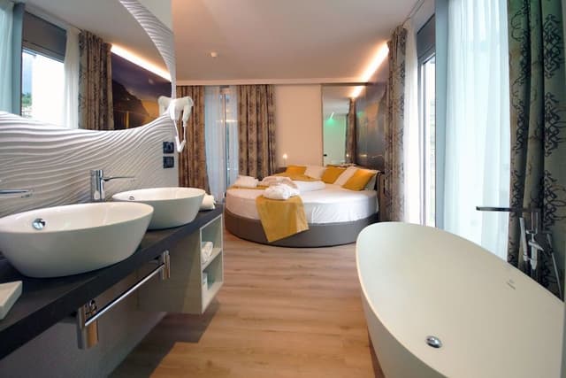 Junior Suite (Romantic)