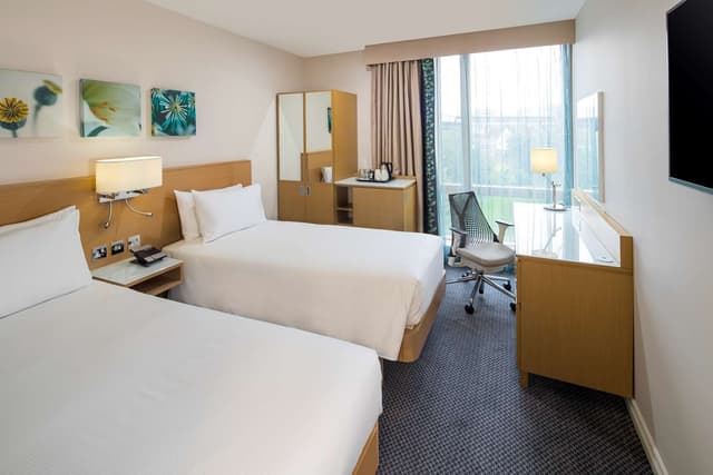 TWIN ROOM WITH PARK VIEW