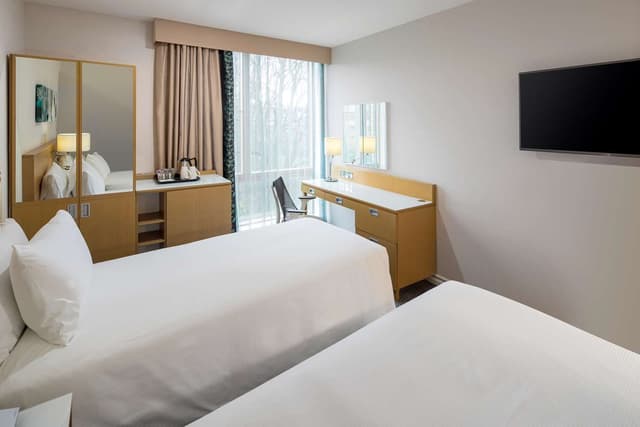 TWIN ROOM WITH PARK VIEW