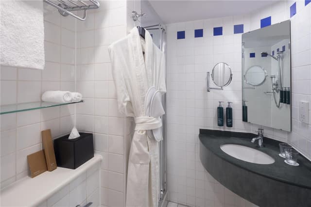 KING DELUXE ROOM