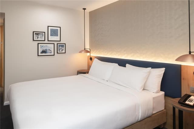 KING DELUXE ROOM