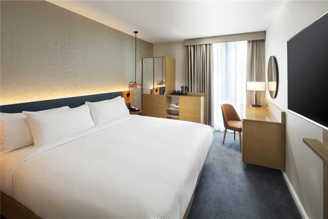 KING GUEST ROOM