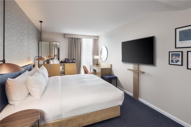 QUEEN ACCESSIBLE ROOM
