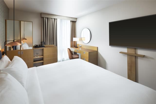 KING DELUXE ROOM