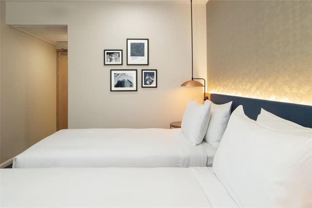TWIN ROOM WITH PARK VIEW