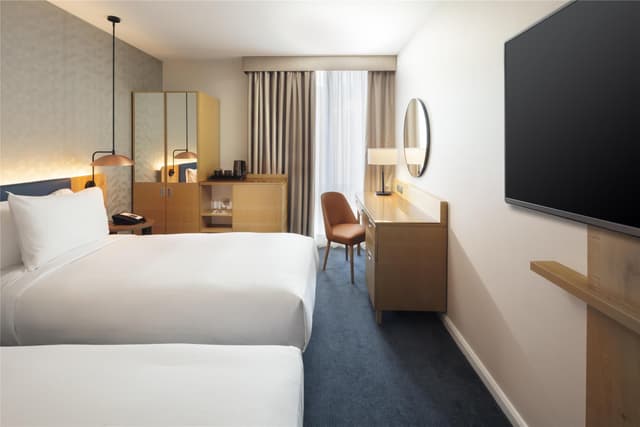 TWIN ROOM WITH PARK VIEW