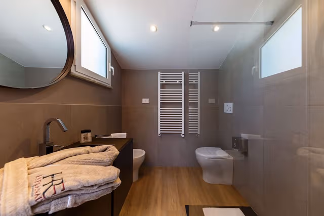 Suite with Spa Bath and Sauna