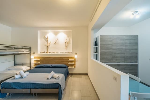 Classic Studio, Garden View (1 letto queen+1 letto a castello)
