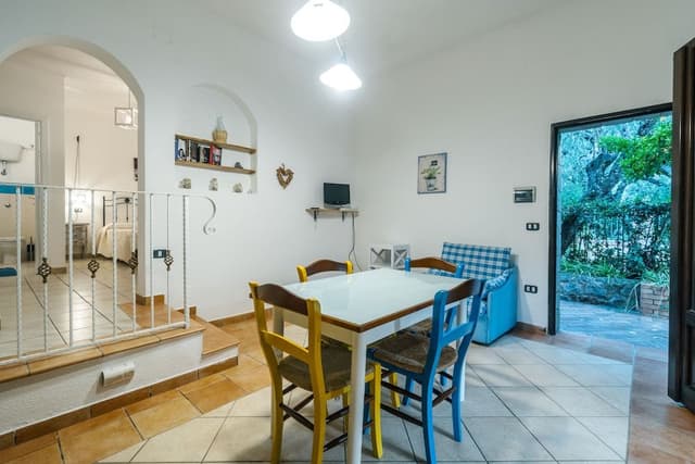 Classic Studio, Garden View (1 letto queen+1 letto a castello)