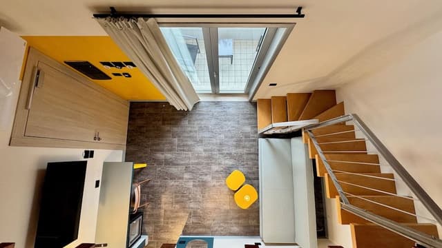 Senior Loft, Balcony