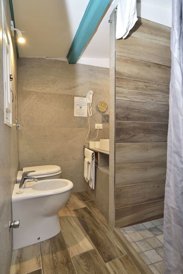 Economy Double Room, 1 Queen Bed